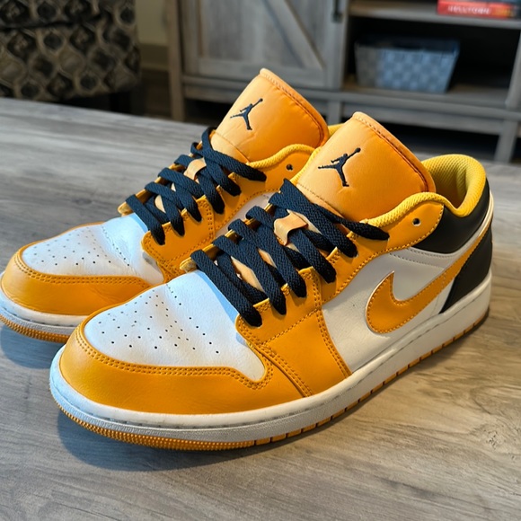 Jordan Other - Nike air Jordan low dunks
